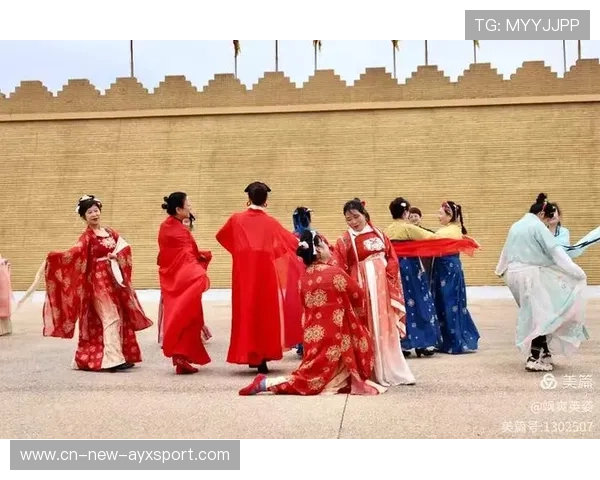 世界冠军穿汉服亮相：传统与荣耀的完美交融