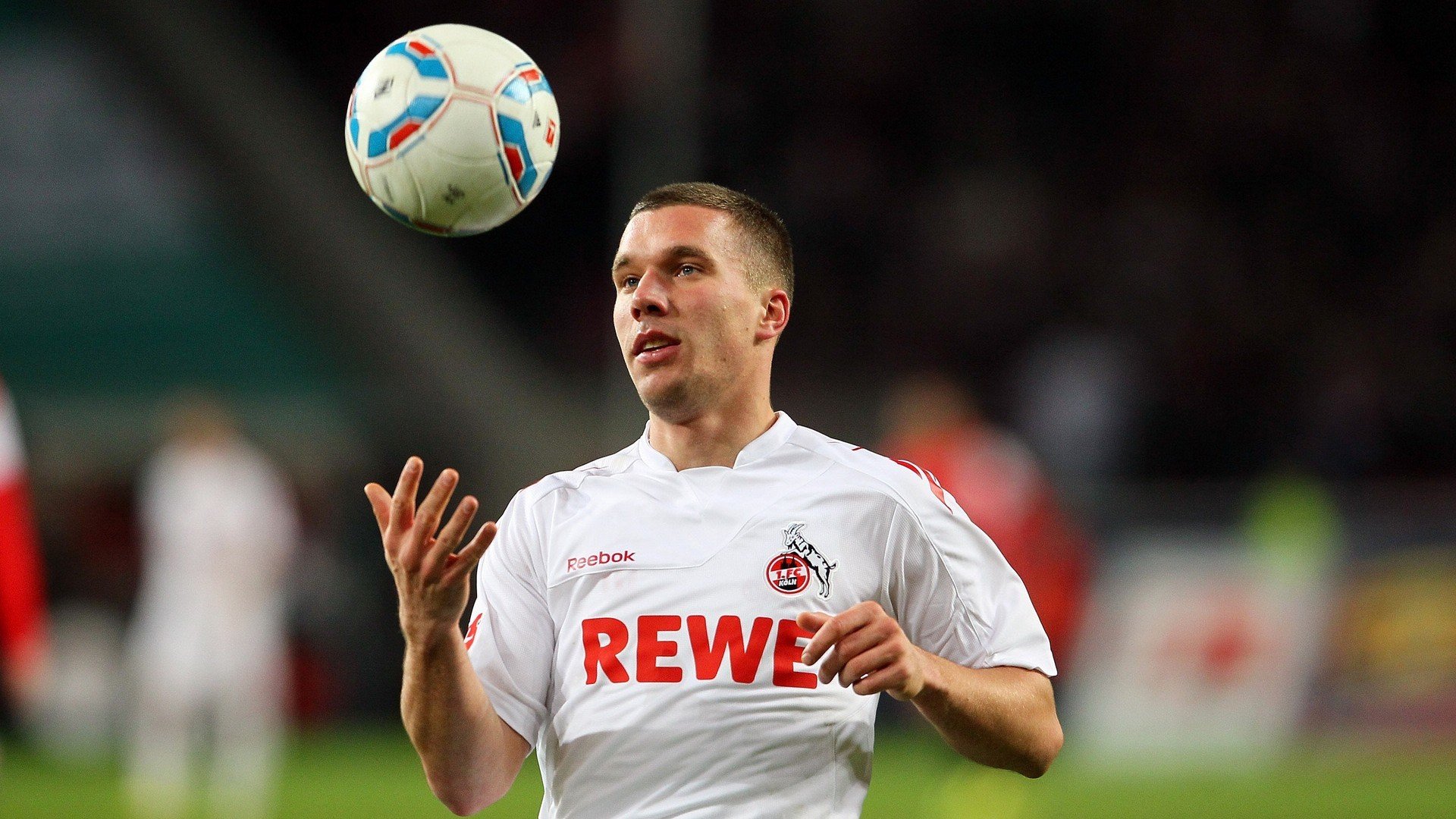 爱游戏-“霍斯特：南非羚羊队的防守悍将，助力队伍称霸全球”