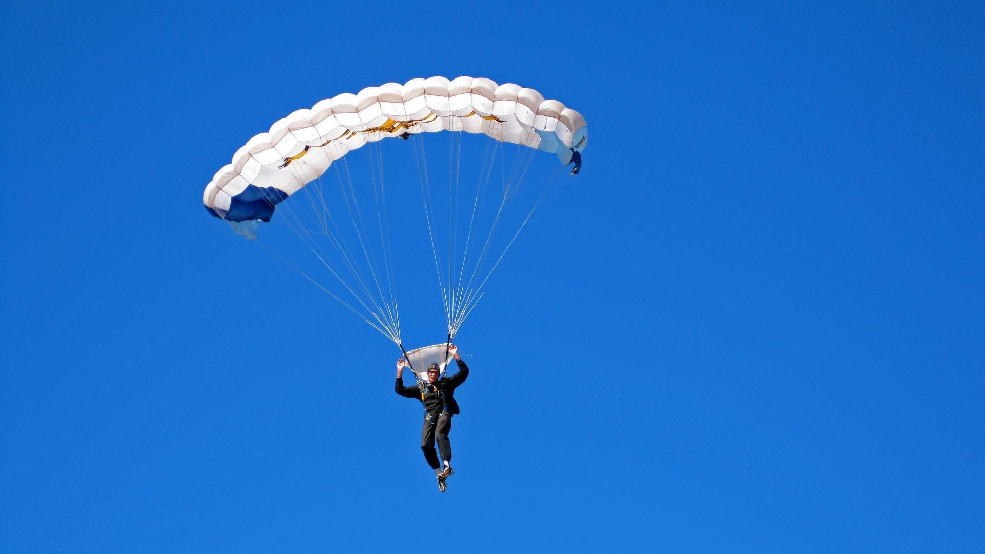 法国青训系统逐步升级，提供更多跨国发展机会，法国青年足球队